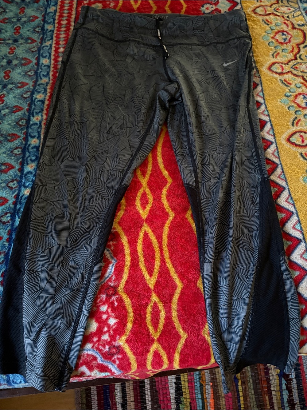 Nike Black Geometric Print Workout Leggings